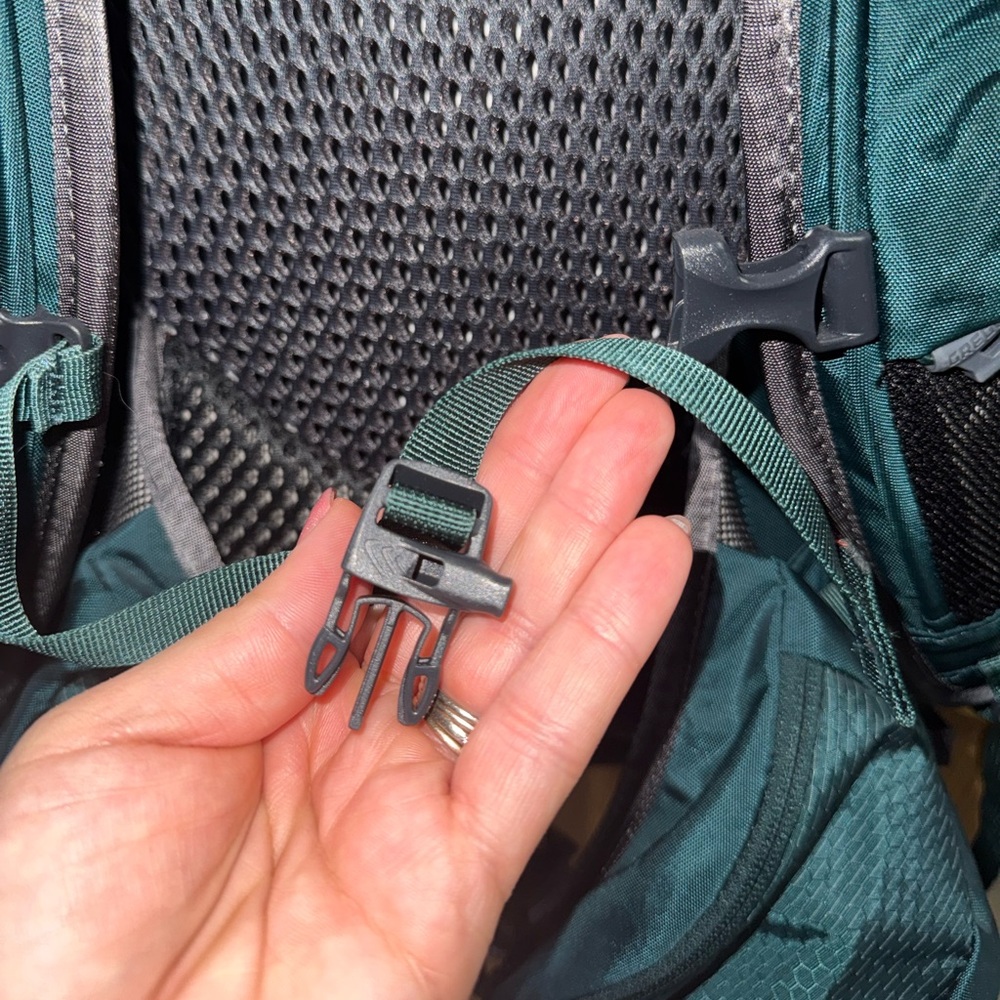 Gregory Juno 30 Backpack in the color Emerald Green - Picture 8 of 13